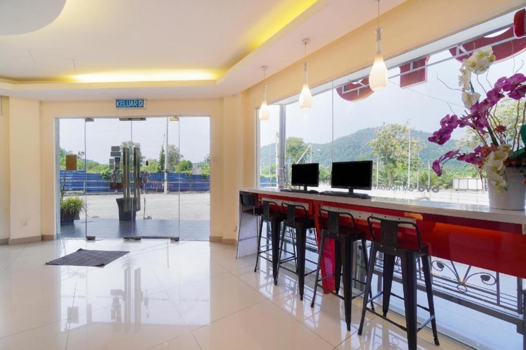 Gm Holiday Hotel Permai Jaya Kampong Tebing Rabak Ngoại thất bức ảnh
