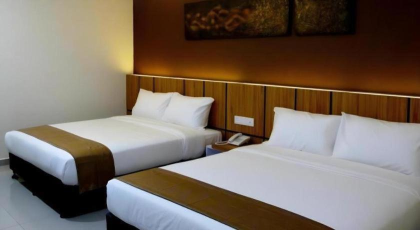 Gm Holiday Hotel Permai Jaya Kampong Tebing Rabak Ngoại thất bức ảnh