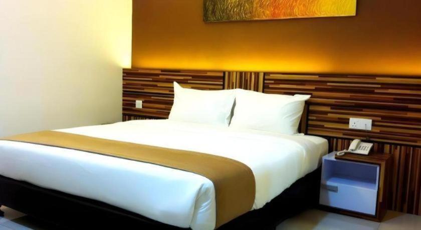 Gm Holiday Hotel Permai Jaya Kampong Tebing Rabak Ngoại thất bức ảnh