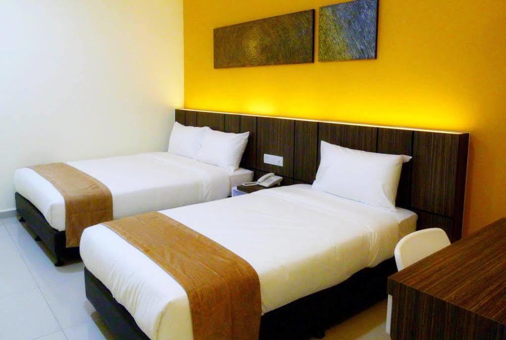 Gm Holiday Hotel Permai Jaya Kampong Tebing Rabak Ngoại thất bức ảnh